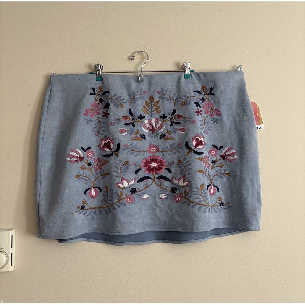 NWT Arula Mini Skirt Size C 3X Floral Embroidered Blue Bohemian Cute Side Zip